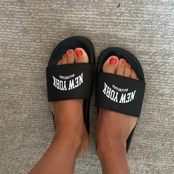 Balenciaga New York Pool slides womens Eur 40 size 9/10 black color - Picture 2 of 9